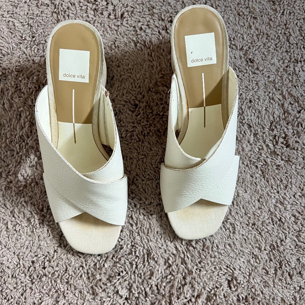 Women’s dress sandals